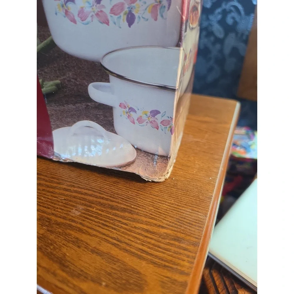 Vintage 80s Mini Enamelware Nesting Pots Set 3 Pastel Iris Floral White Enamel